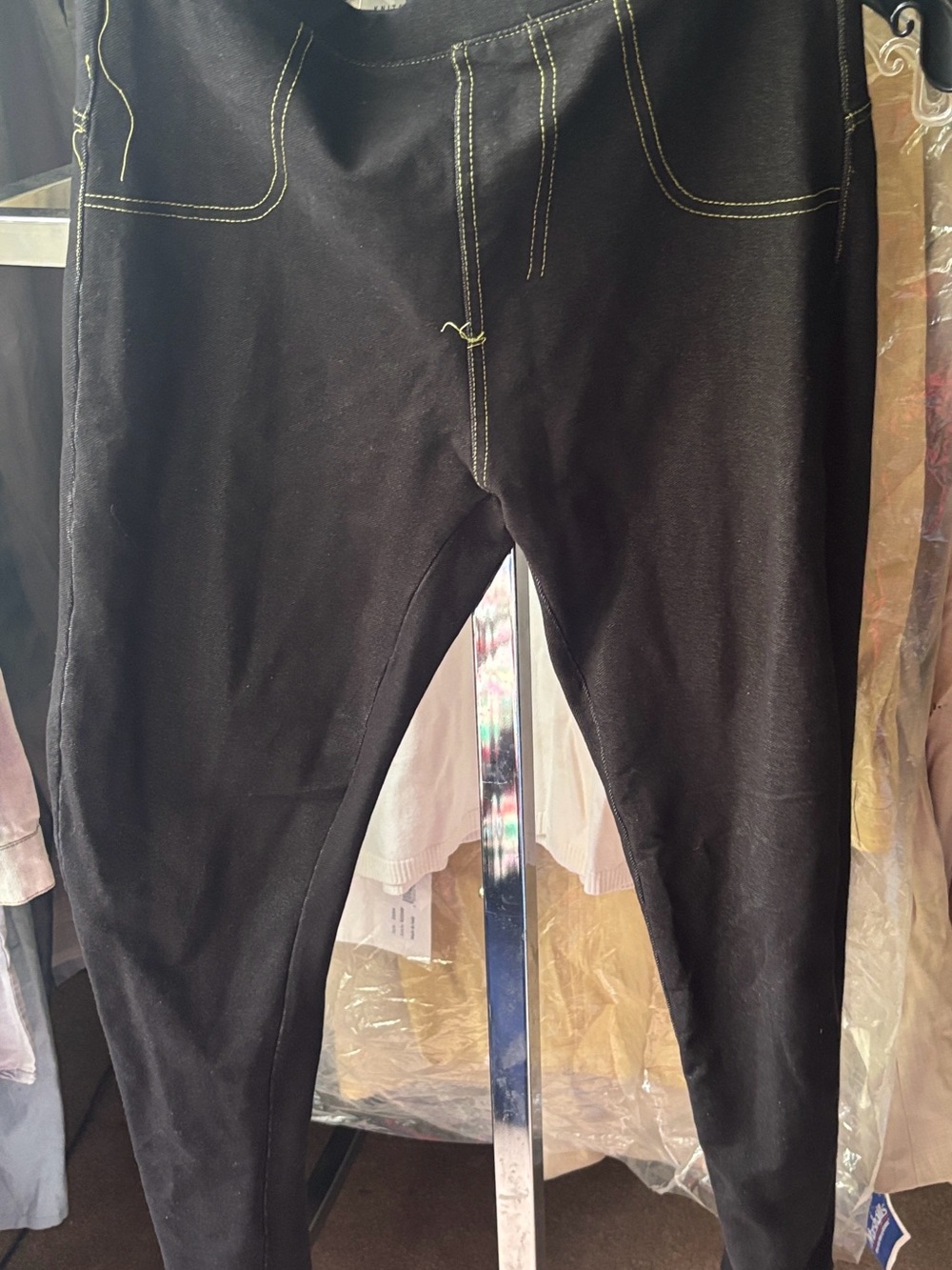 Source Unknown Black Leggings with Contrast Stitching
